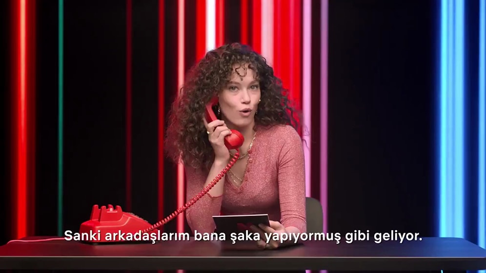 1 Netflix İzleyicisi Daha Kazanmak İçin: Metin Akdülger ve Melisa Şenolsun İnsanları Telefonla Arayarak Atiye'yi İzlemeye Davet Etti!
