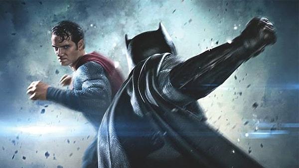 12. Batman ve Superman: Adaletin Şafağı
