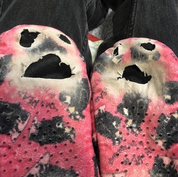 7. Тапки моей мамы, похожие на страшных привидений!