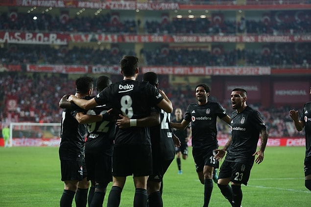 Beşiktaş, son maçlarda kazanmakta çok zorlanıyor.