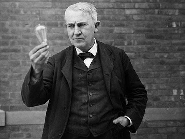 1879 - Thomas Edison, elektrik ampulunu kamuya tanıttı.