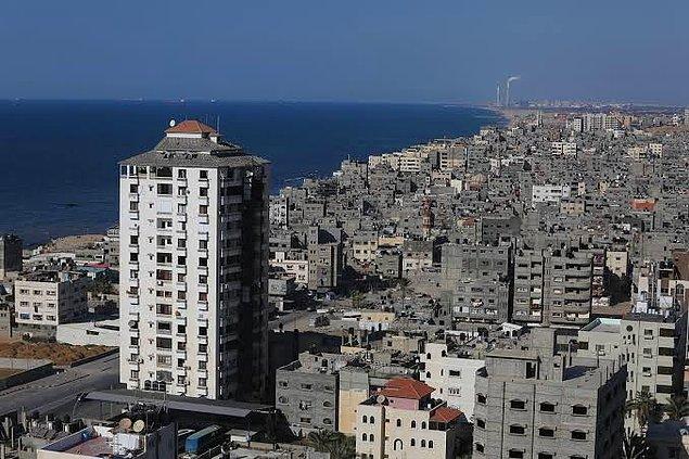 2009 - İsrail Ordusu, Gazze Şeridi'ne yönelik kara harekatına başladı.