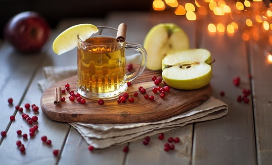 Как приготовить глинтвейн из белого вина с фруктами на Новый год?