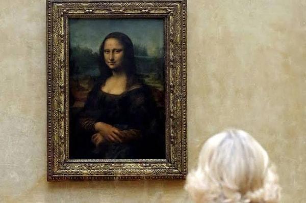 1. İkinci Dünya Savaşı sırasında, Mona Lisa Naziler'in eline geçmemesi için 6 kez taşınmıştır.