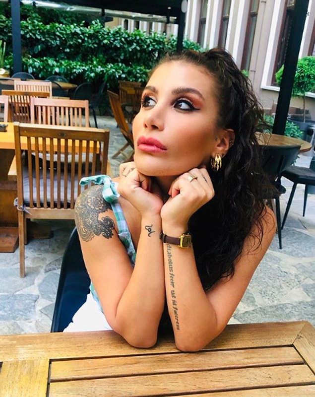Vallahi ne diyelim, biz kendisine çok gülüyoruz!