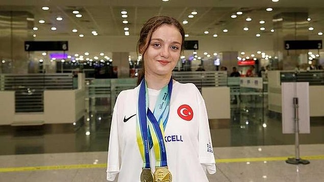 15. Avrupa şampiyonu paralimpik yüzücü Sümeyye Boyacı, ABD'de düzenlenen Dünya Serisi'nde altın madalya elde etti.