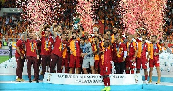 33. TFF Süper Kupa finalinde Galatasaray, Akhisarspor'u Belhanda'nın attığı golle 1-0 mağlup etti ve 13. kupanın sahibi oldu.
