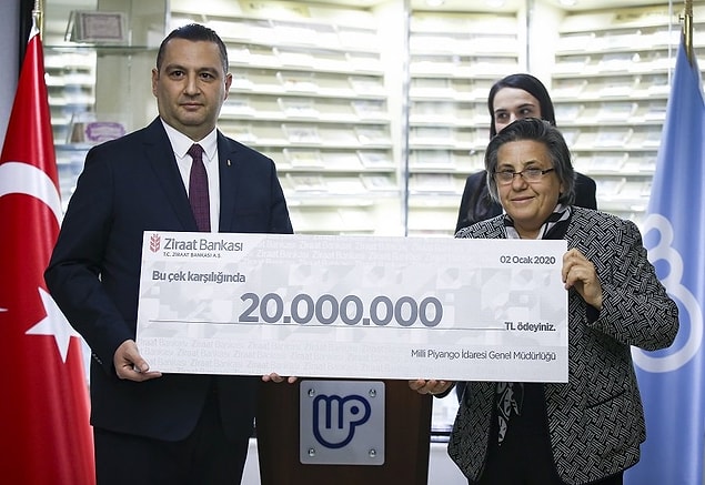 Dörde bölünen ikramiyeye ortak olan Gaziantep ve Bursa talihlileri paralarını aldı, İzmir'deki talihli henüz ortaya çıkmazken son ikramiye ise İstanbul'da satılmayan bir bilete isabet etti.