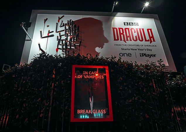 Dizide Kont Dracula’yı Altın Palmiye ödüllü The Square ile adından söz ettiren, The Girl in the Spider’s Web ve The Burnt Orange Heresy gibi yapımlarda rol alan Claes Bang canlandırıyor.