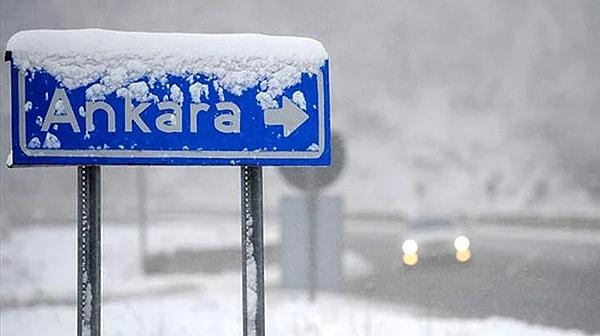 7. Bugün sabahtan bu yana devam eden kar yağışıyla birlikte Ankara'da hayat olumsuz yönde etkilendi; bazı yollar kapanırken, ulaşımda da sıkıntılar yaşandı.