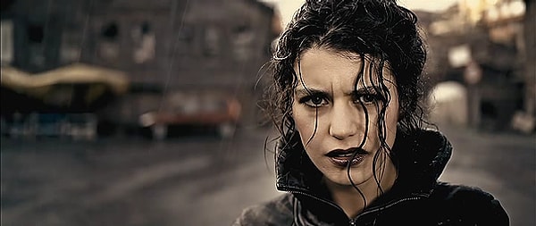 7. Бусе из "Сезона носорогов"