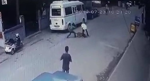 Kendi vahşetimiz yetmiyor, bir de aslında sevgi dolu olan canları şiddetle yetiştirip bu kötülüğümüze alet ediyoruz...