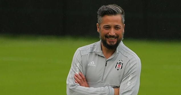 6. Zamanında Koreli genç kızlar onu boşuna sevmedi. En çok da bu çekik gözlerine bayıldılar. İlhan Mansız da Tatar olan ünlülerimizden.