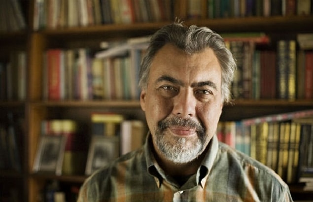 5. Okurları tarafından yeni bir kitap çıkarsın diye gözünün içine bakılan muhteşem yazar İhsan Oktay Anar da hem anne hem baba tarafından Tatar.