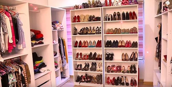 Üç katlı, yedi odalı bir evde yaşayan Polat'ın giyinme odasının büyük bir kısmını ise topuklu ayakkabılar kaplıyor.