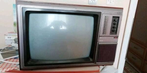 1. Babanız tarafından kumandasız televizyonun kumandası olarak görevlendirilip ekranın yanından kanal değiştirdiyseniz,