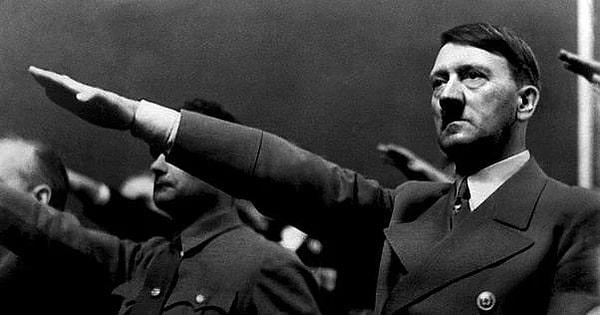 7. Halk içinde "Heil Hitler" demek de öyle.