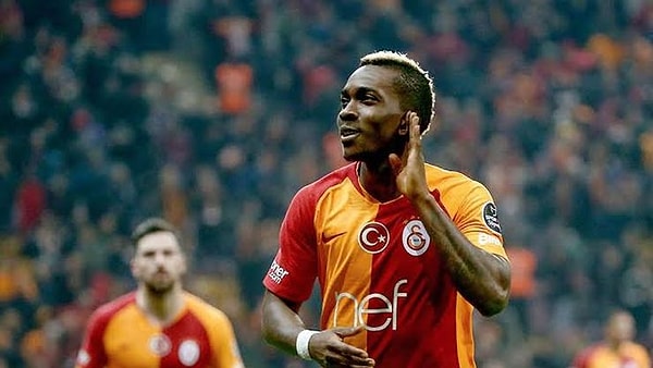 Geçtiğimiz günlerde Galatasaraylı Onyekuru'nun tatil için ülkesi Nijerya'ya gittiği ve sıtma parazitine maruz kaldığı öğrenildi.