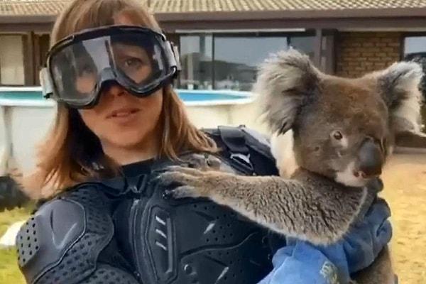 ITV News Asya muhabiri Debi Edward, Avustralya'nın doğal yaşam alanlarını yok eden ve milyonlarca hayvanı öldürdüğü düşünülen orman yangını krizini anlatıyordu.