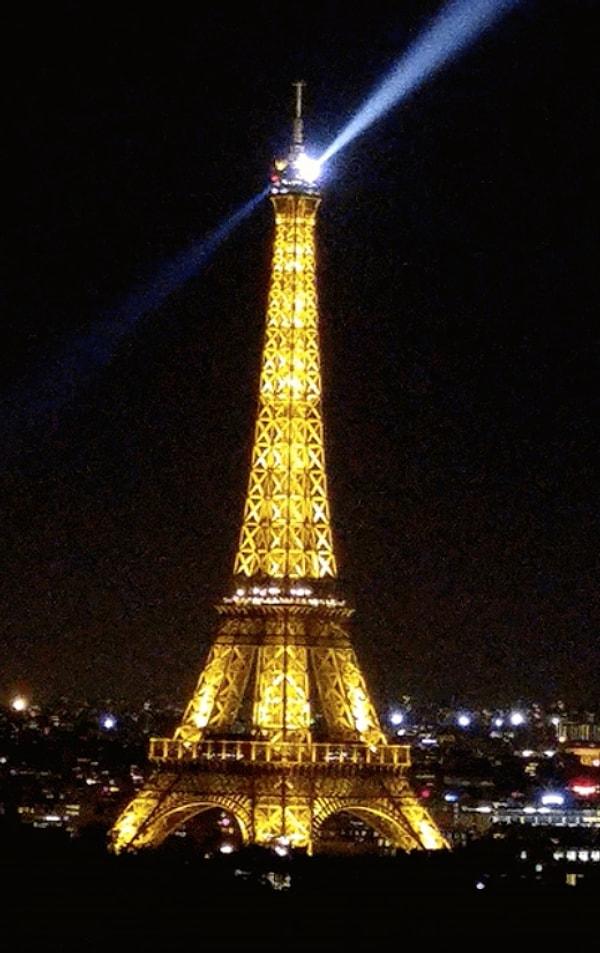 2. Eiffel Kulesi