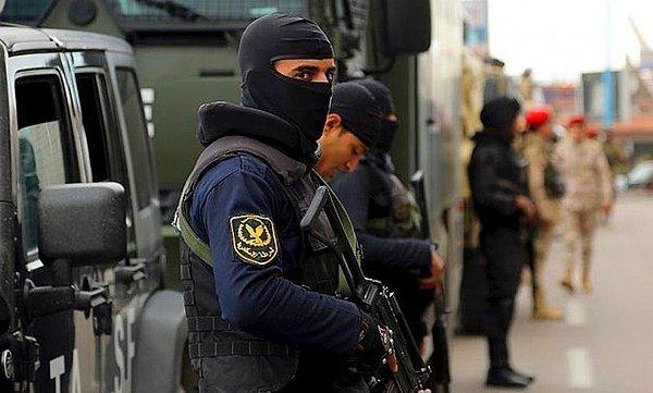 5. Anadolu Ajansı Kahire ofisine baskın düzenleyen Mısır polisi, 1'i Türk vatandaşı, 4 çalışanı gözaltına alarak, bilinmeyen bir yere götürdü. Gözaltıların nedeni henüz bilinmiyor.