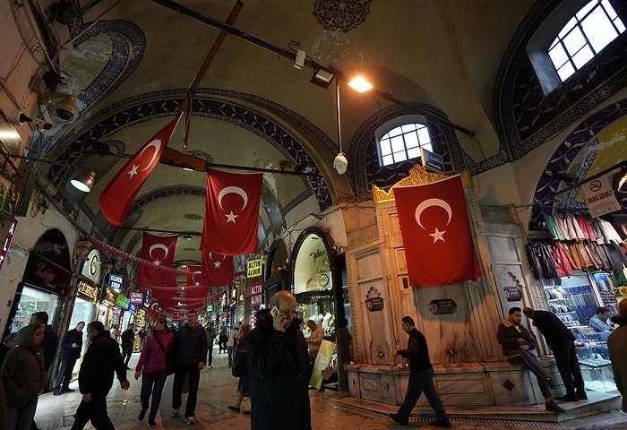 Fransız Dergisi İstanbul'a Gelecek Turistleri Uyardı: 'Kibar Olmayın, Yardım Tekliflerini Kabul Etmeyin'