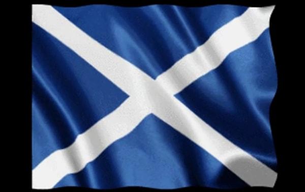 11. Tarihte; karar verildiği andan beri değişmeyen ilk bayrak, İskoçya bayrağıdır ve tarihi milattan önce 832'ye kadar dayanmaktadır.