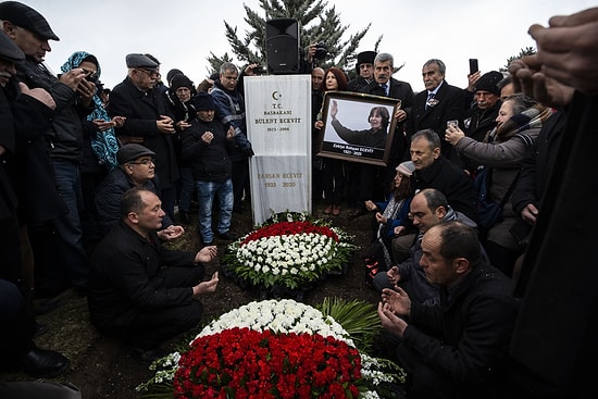 Vasiyeti Yerine Getirildi: Rahşan Ecevit, Devlet Mezarlığı'nda Eşi Bülent Ecevit'in Yanına Defnedildi