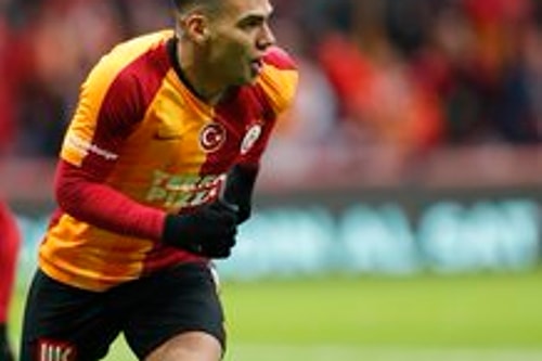 Karşılaşmada Galatasaray'a galibiyeti getiren golleri 26. dakikada Emre Akbaba ve 57. dakikada Radamel Falcao kaydetti.