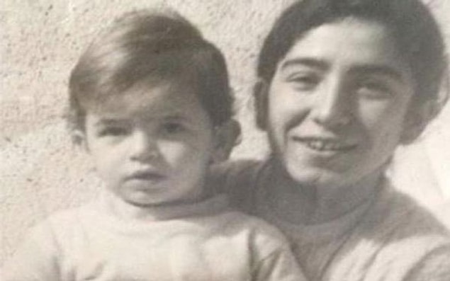 Fotoğraftaki küçük çocuğun hangi ünlü olduğunu tahmin et bakalım!