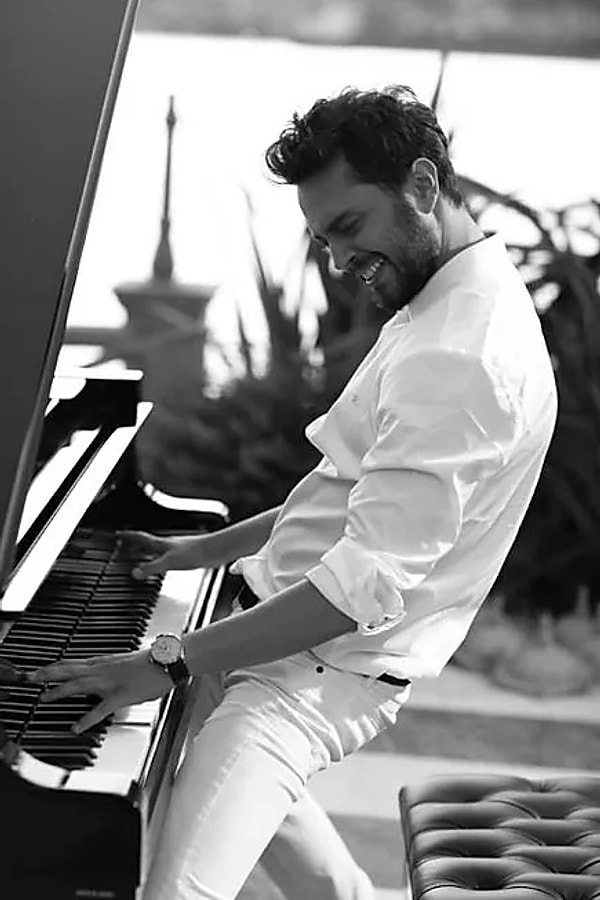 4. Мурат Боз