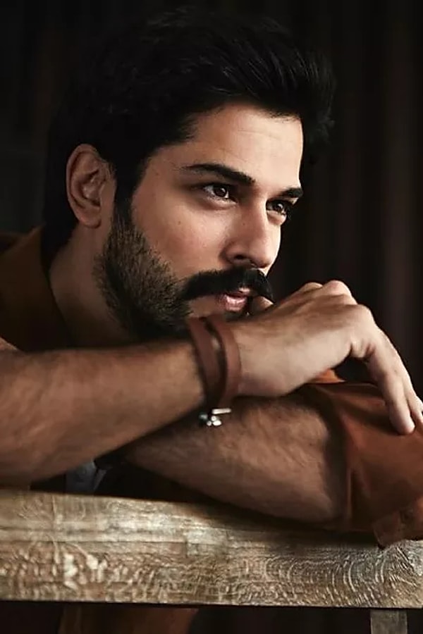 19. Бурак Озчивит