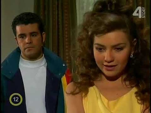Şimdi Marimar herkesten daha Allahsız olarak, durumu kötüye giden Sergio'nun ailesinin her şeyini elinden alıyor.