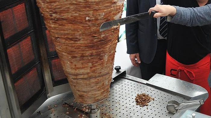 Biz ne Yiyoruz? Uluslararası Döner Federasyonu Başkanı: 'Bakterili Eti Çamaşır Suyuyla Yıkayıp Döner Yapıyorlar'