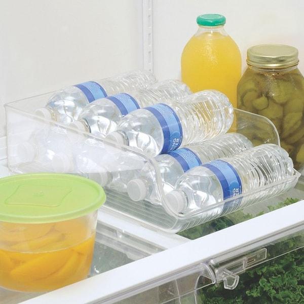 10. İçmek için çeşme suyu kullanıyorsanız buzdolabında bir şişe su bulundurun.
