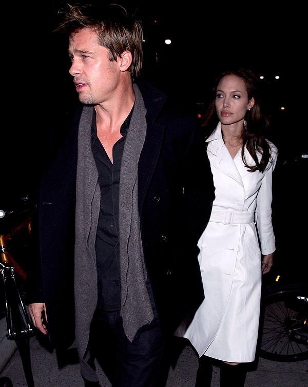 13. Ve Jennifer Aniston sahneden çekiliyor... Gelelim Brad Pitt ve Angelina Jolie çiftine. Angelina Jolie, ilişkilerinin Brad evliyken başladığı iddiasını reddetse de, birbirlerine çekimler sırasında aşık olduklarını da kabul ediyordu bir yandan... Tarihler 2006'yı gösterdiğinde ise Angelina, Brad'in çocuğuna hamile olduğunu açıklamıştı. Çift bu haberle birlikte ilk defa birlikte olduklarını da kabul etmiş oluyordu...