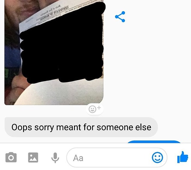 14. "Eski sevgilim, evlilik cüzdanıyla çektiği selfie'yi bana göndermiş."