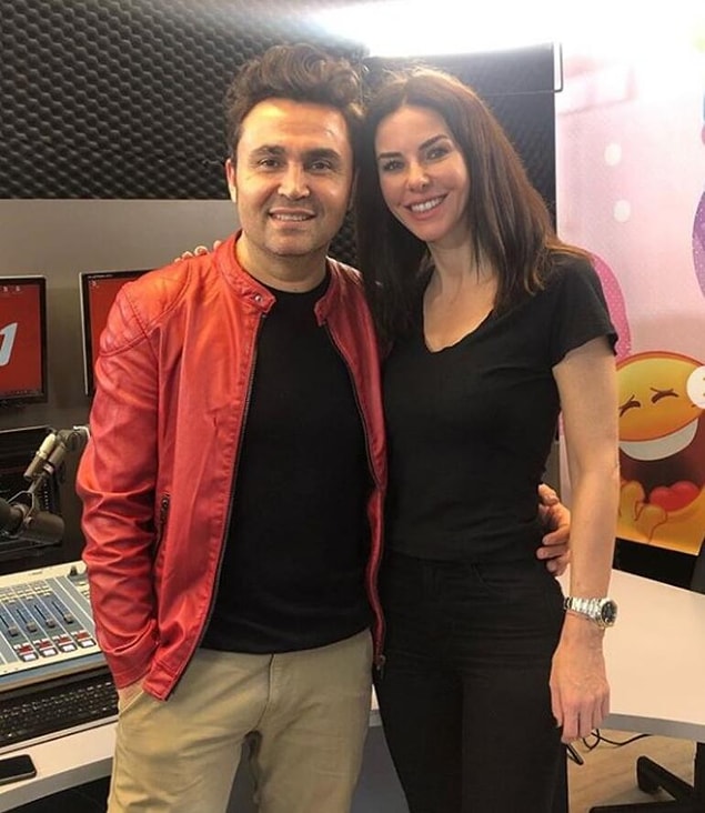 Defne Samyeli, Kadir Çetin'in radyo programına konuk oldu.