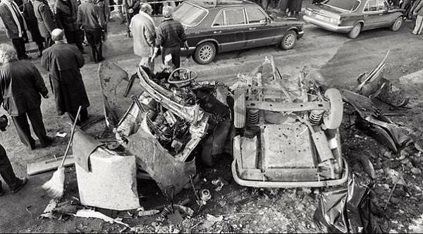Uğur Mumcu, 24 Ocak 1993'te arabasına yerleştirilen bombayla düzenlenen saldırı sonucu hayatını kaybettiğinde 51 yaşındaydı.