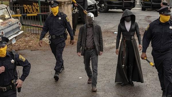11. Aynı adlı ünlü çizgi romandan televizyona uyarlanan Watchmen’in bu sektördeki macerası, uzun soluklu olmayacakmış gibi görünüyor. Serinin yaratıcısı Damon Lindelof, ikinci sezonu geliştirmek gibi bir düşüncesinin olmadığını söyledi.