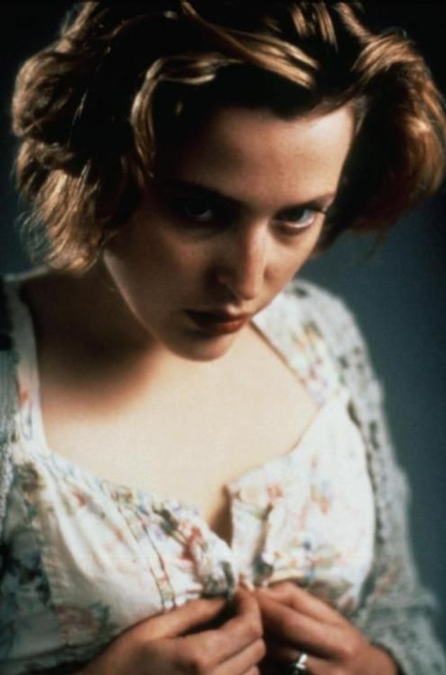 Gillian Anderson, 1992'de yayınlanan 'The Turning' filmi ile hayatımıza girdi.