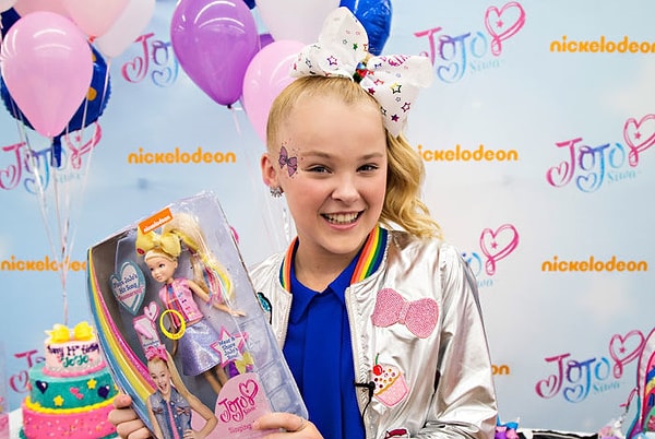 На канал Джоджо под названием 'Its JoJo Siwa' подписаны около 11 миллионов человек.