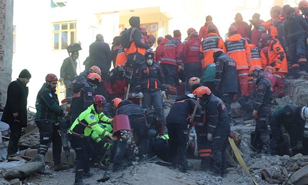 Enkazdan çıkarılan 12 yaşındaki Miraç hayatını kaybetti