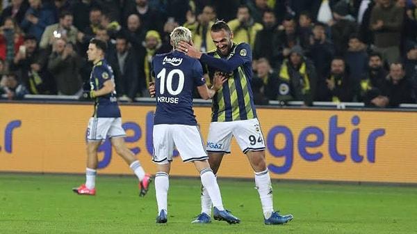 Fenerbahçe zorlu mücadeleyi 2-0 galip bitirmeyi başardı.
