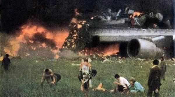 4. 23 Haziran 1985'te, Hindistan'ın başkenti Yeni Delhi'ye gitmek üzere Kanada'dan yola çıkan Hindistan Hava Yollarına ait Boeing 747 uçağı hangi sebeple düşmüştür?