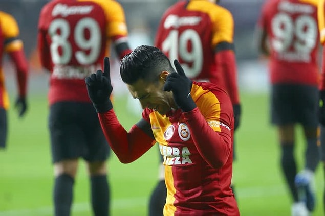 Maçın 26. dakikasında Falcao, Galatasaray'ı 1-0 öne geçiren golü kaydetti.