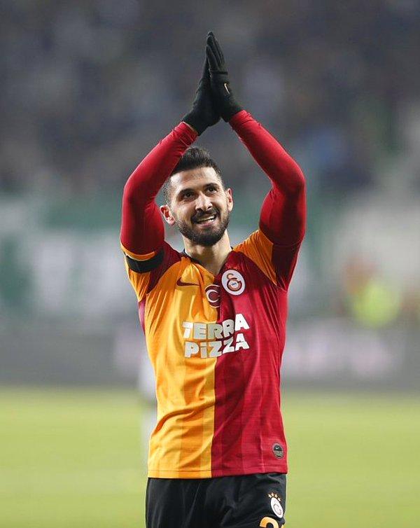 Galatasaray'da sol kanattan gelişen atak sonucunda Saracchi'nin içeri çevirdiği topta Emre Akbaba, topu kontrol edip sol ayakla direk dibine şık bir vuruş yaparak takımının adına farkı 2'ye çıkardı: 0-2.