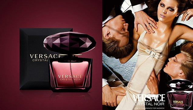 21. Versace Crystal Noir: ‘Headspace Technology' ile üretilen parfümün taklit edilmesi imkansız.