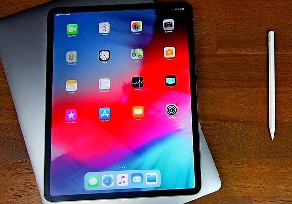 iPadOS 14 ise Apple'ın bazı iPad modellerini emekliye ayırmış olacak. Dilerseniz şimdi de iPadOS 14'ün hangi iPad modellerinde kullanılabileceğine yakından bakalım.