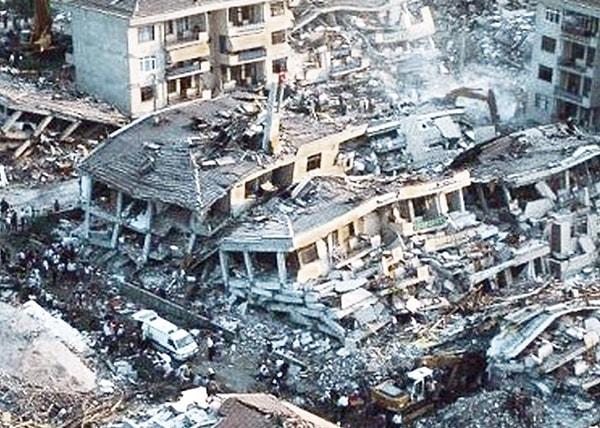 8. 1999 Gölcük Depremi